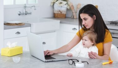 How Online Styling Saves Busy Moms Time
