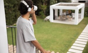 How To Choose Safe And Stylish Outdoor Structures For Your Backyard